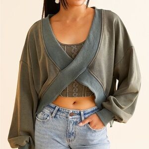 POL Criss Cross Pullover Vintage Moss Sold Out